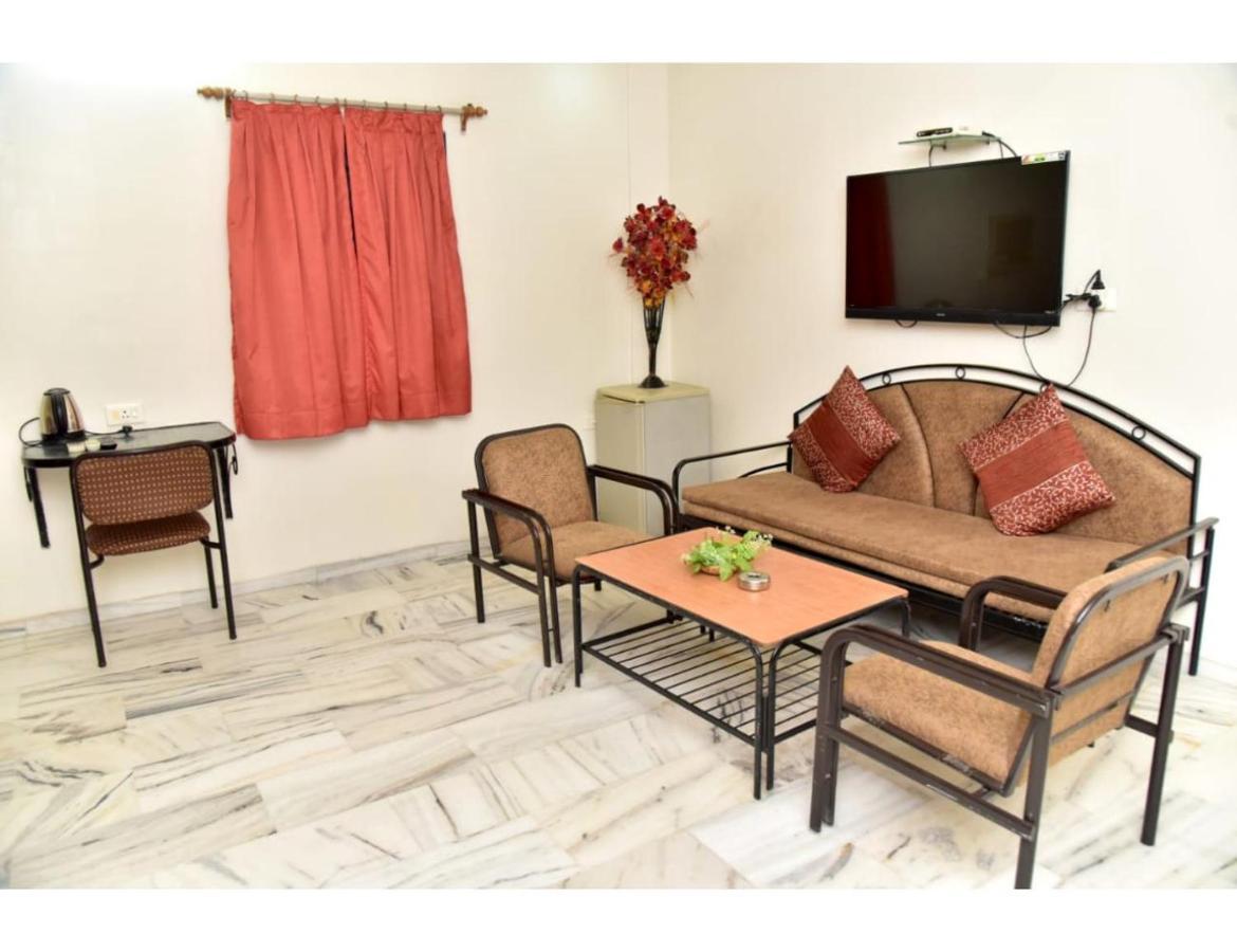 Hotel Dwarka, Nagpur Exterior photo
